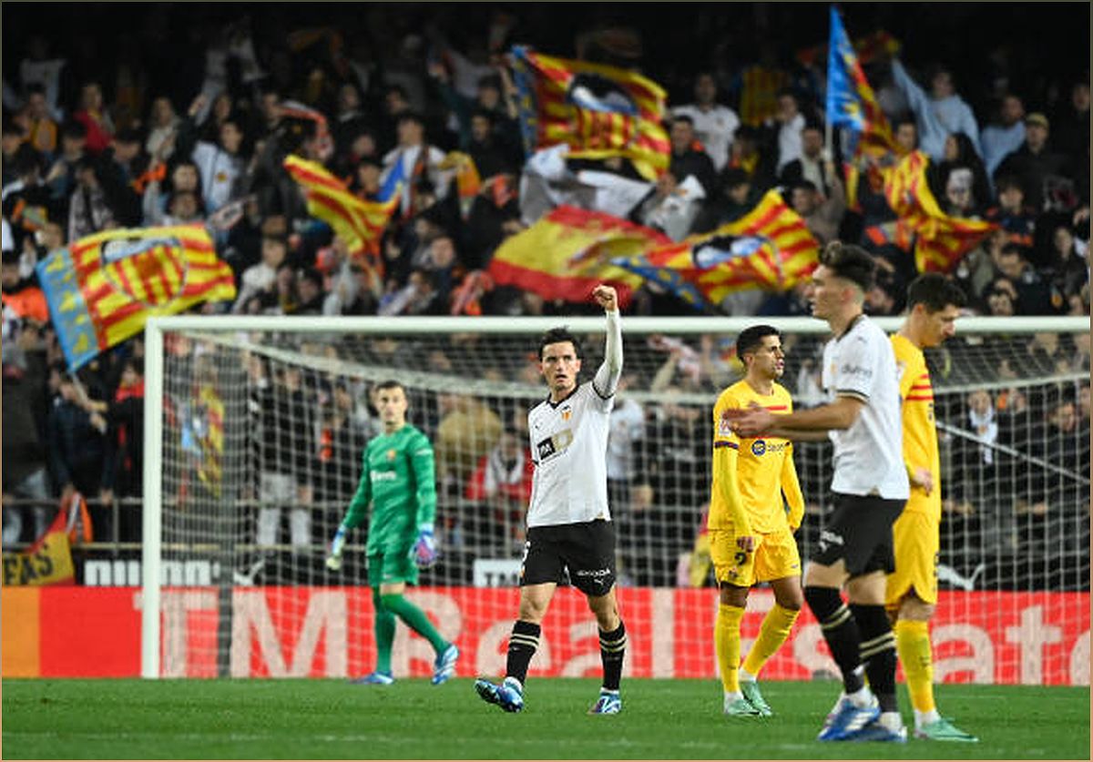 Barcelona Hòa Valencia 1-1: Thất vọng tiếp tục đeo bám đội bóng xứ Catalan - -460332545