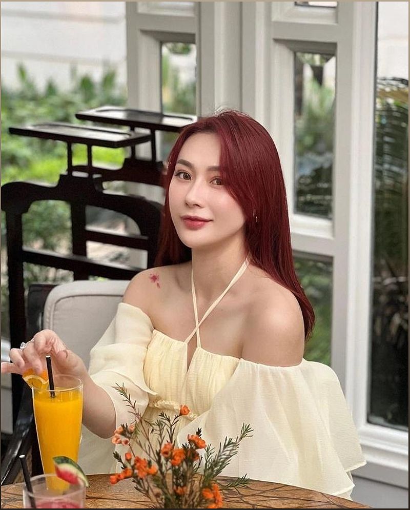 Cầu thủ Văn Thanh công khai bạn gái mới, Sâu Xinh, người mẫu nổi tiếng - 945369117