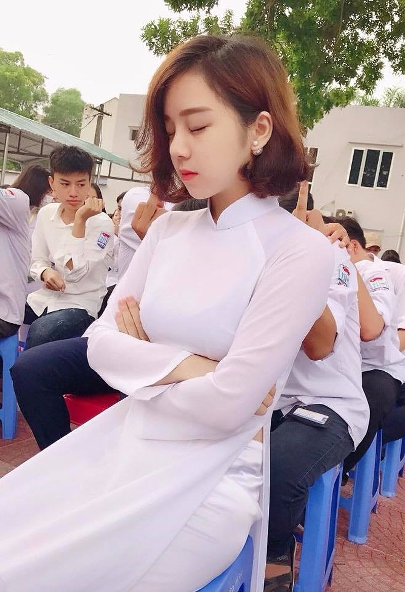 Hot girl ngủ gật - Nguyễn Thủy Tiên gây bão trên mạng xã hội - 102422636